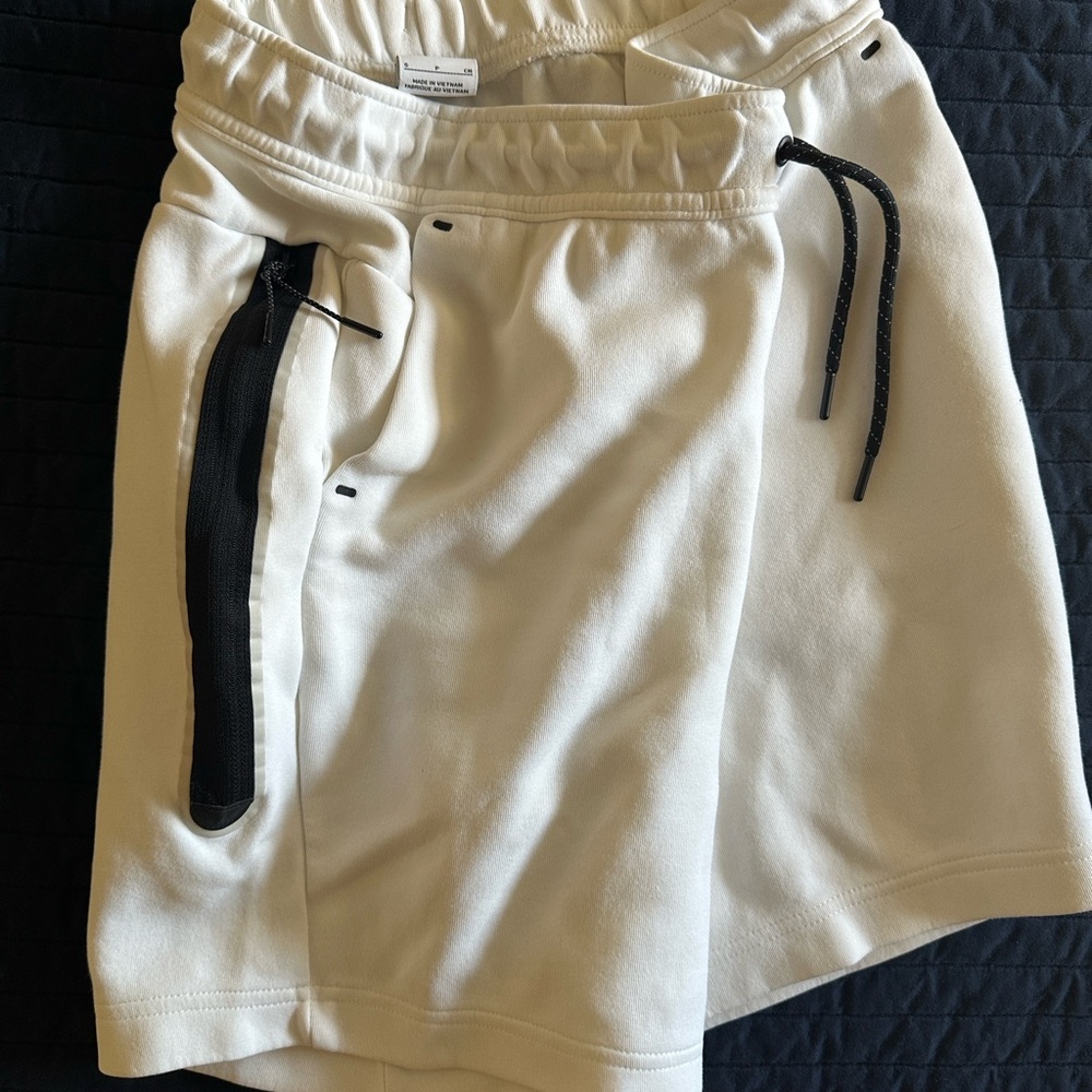 Nike Men's Grey Athletic Shorts with Black Details